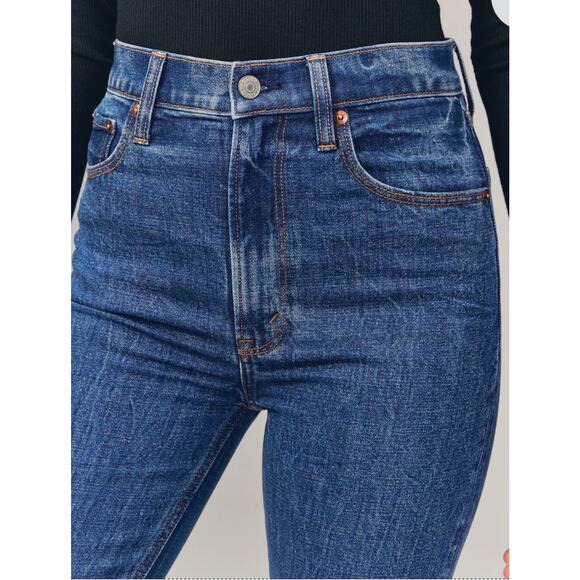 Abercrombie Ultra High Rise 90s Slim Straight Jeans Womens Size 32 / 14 New - Picture 2 of 13